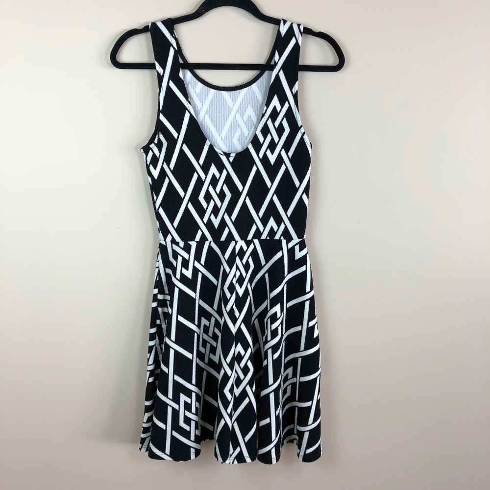 Alya Geometric Skater Dress Size Small_3